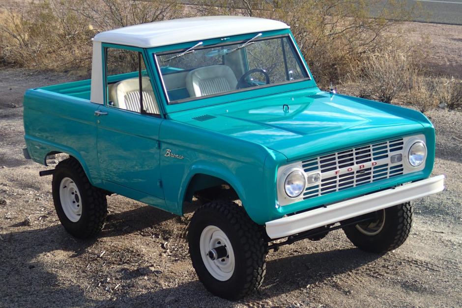 Ford Bronco GREEN COLOR STRATEGY F2F7F52F-18AA-4D7E-B5BB-6C5E6FBAB9D2