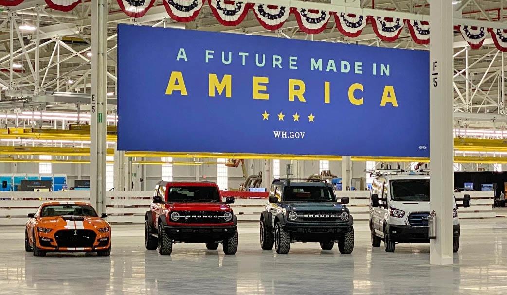 Ford Bronco First look at production F-150 Lightning EV. 2021 Broncos make a cameo Screenshot_20210518-134532_Twitter
