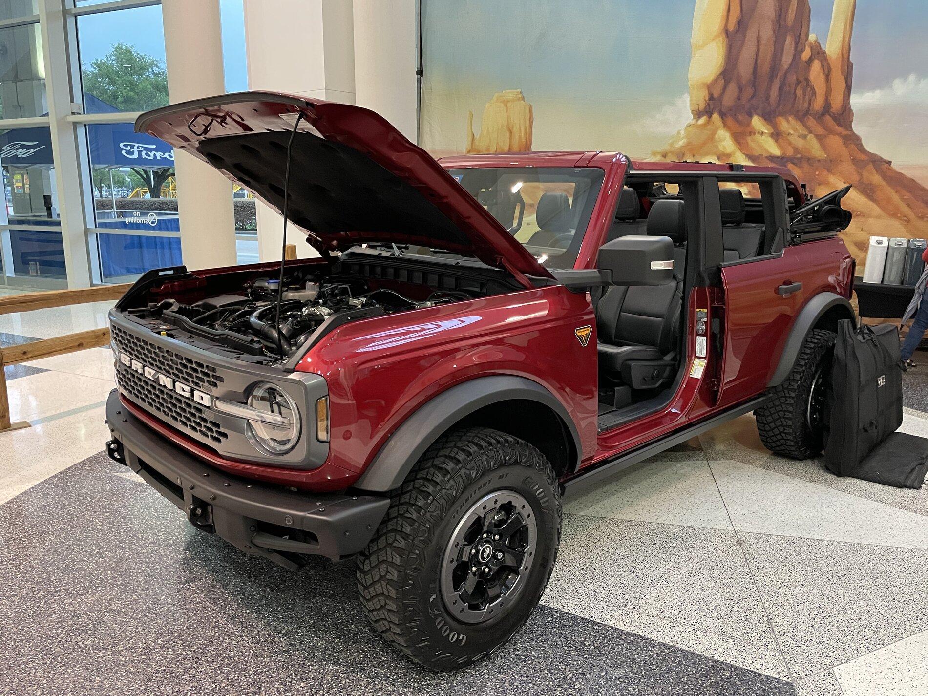 Ford Bronco Modified 2021 Bronco build shows up at Houston Auto Show C8C1C9B7-7CCB-45EB-8FF3-B983417941F6