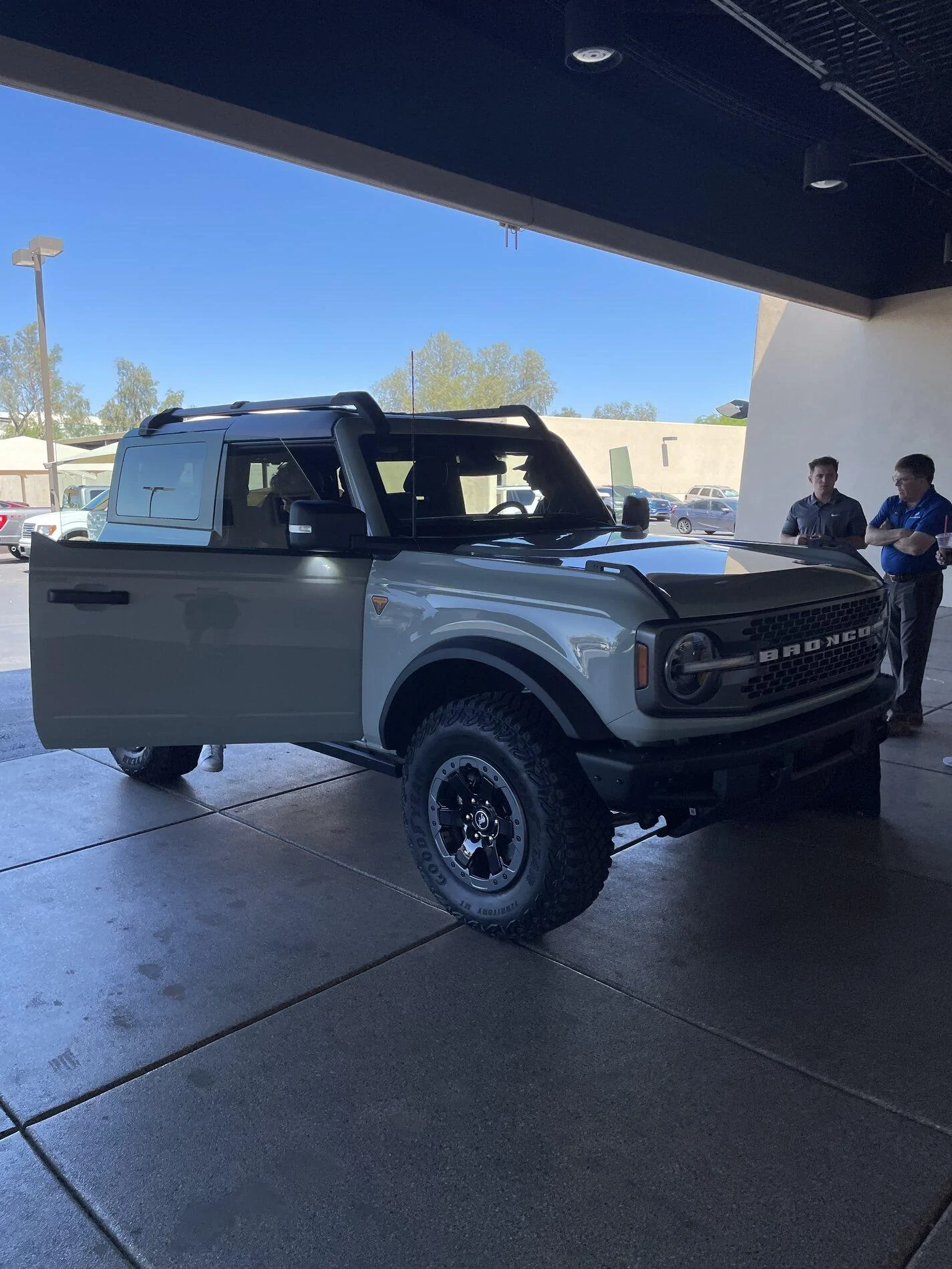 Ford Bronco 2-Door Bronco Badlands - Cargo Space Pictures & Video 63D714B8-2C3B-4E24-A290-44C91029955F