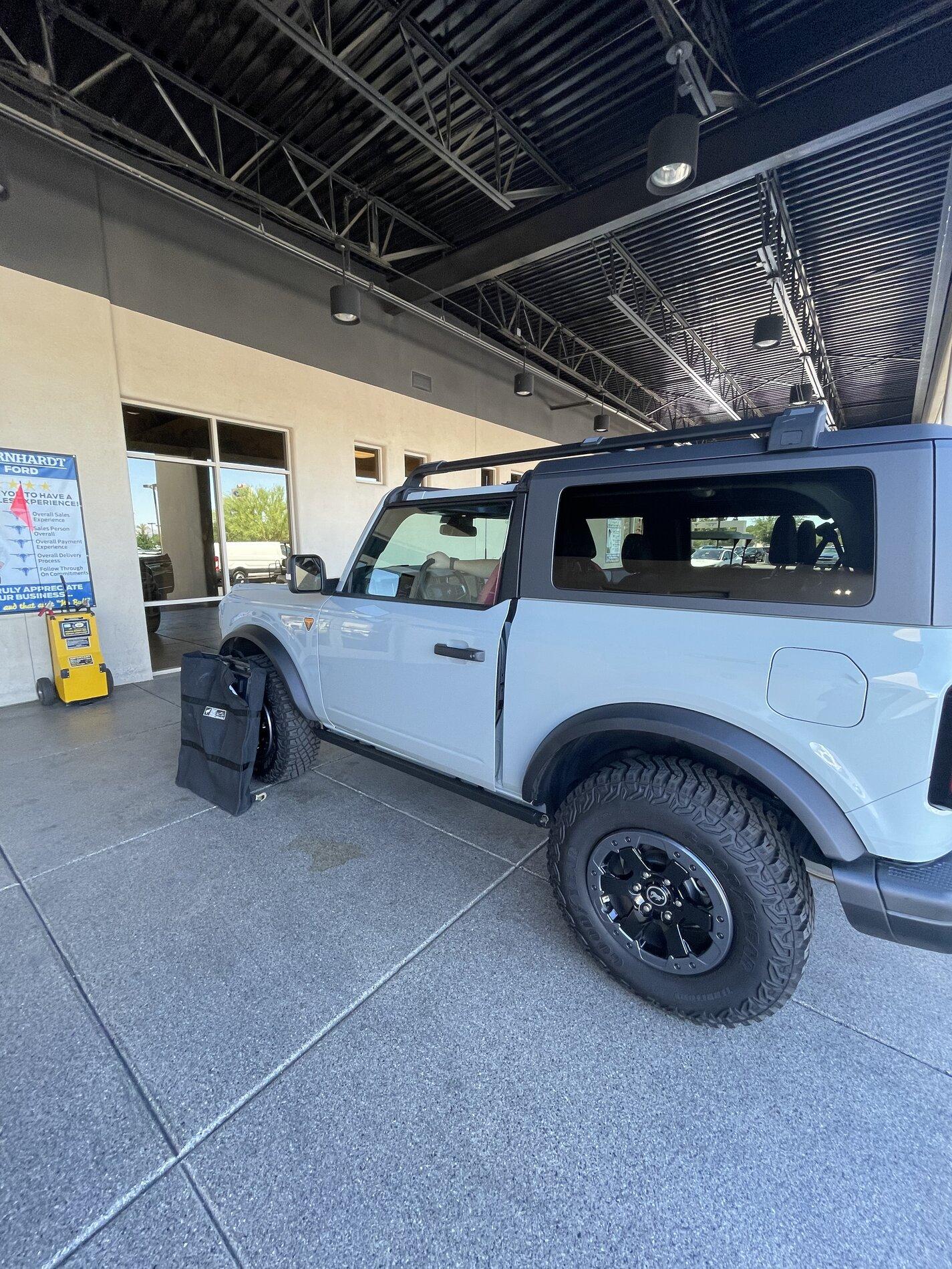 Ford Bronco 2-Door Bronco Badlands - Cargo Space Pictures & Video 3035F53B-8B2E-44A2-800B-6C57307ACCA0