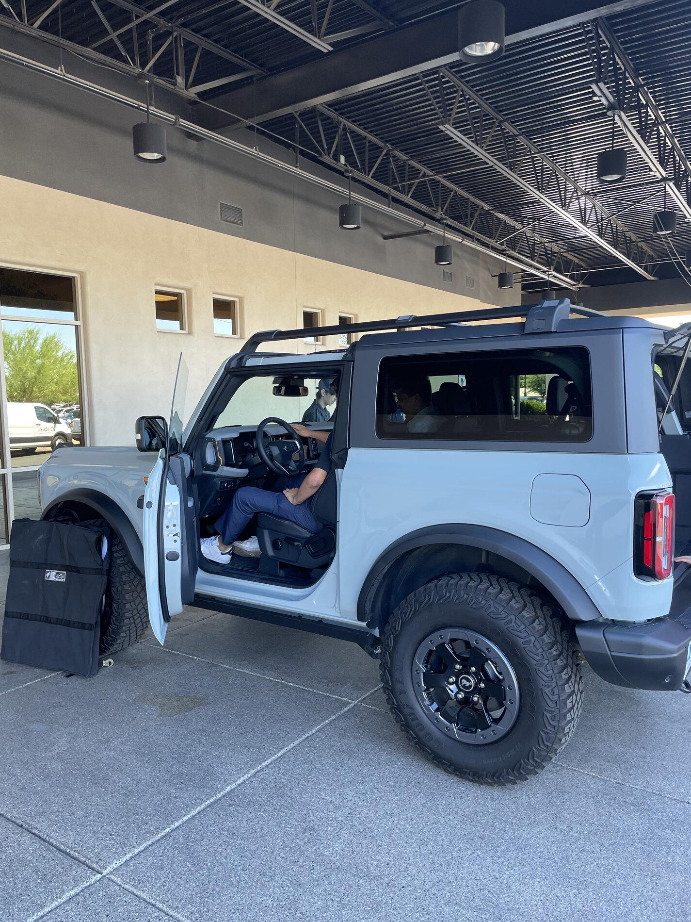 Ford Bronco 2-Door Bronco Badlands - Cargo Space Pictures & Video EAFE3F68-69DB-4B62-8A1C-9716B4F8479B
