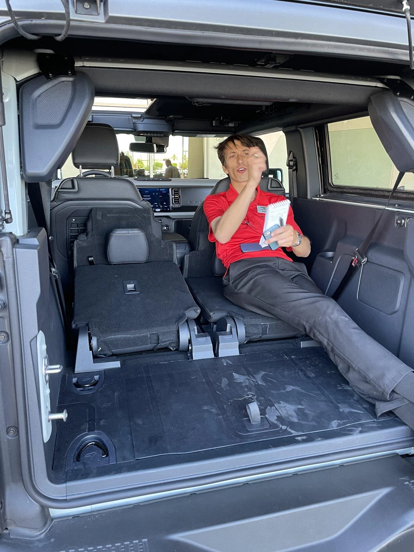 Ford Bronco 2-Door Bronco Badlands - Cargo Space Pictures & Video 2941DD3B-0C06-41BC-8629-551182E40E9E