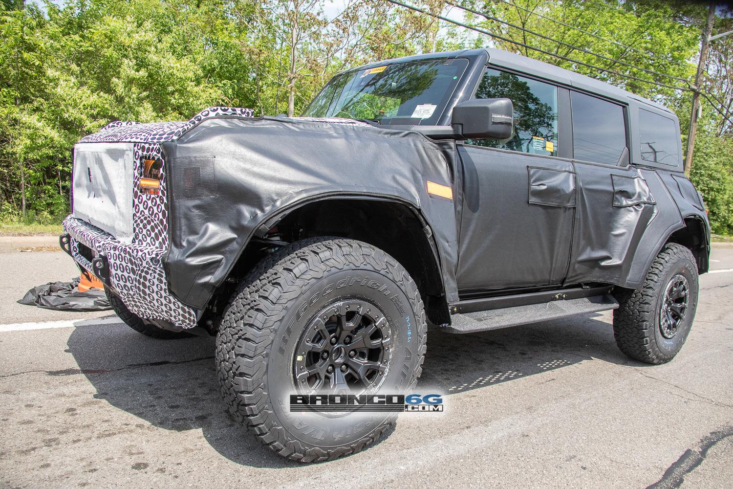 Ford Bronco Spied: Bronco Warthog Hints at FORD Grille and Other New Details warthog-bronco-ford-grille-marker-lights-running-boards-side-steps-bead-lock-37-inch-wheels-1