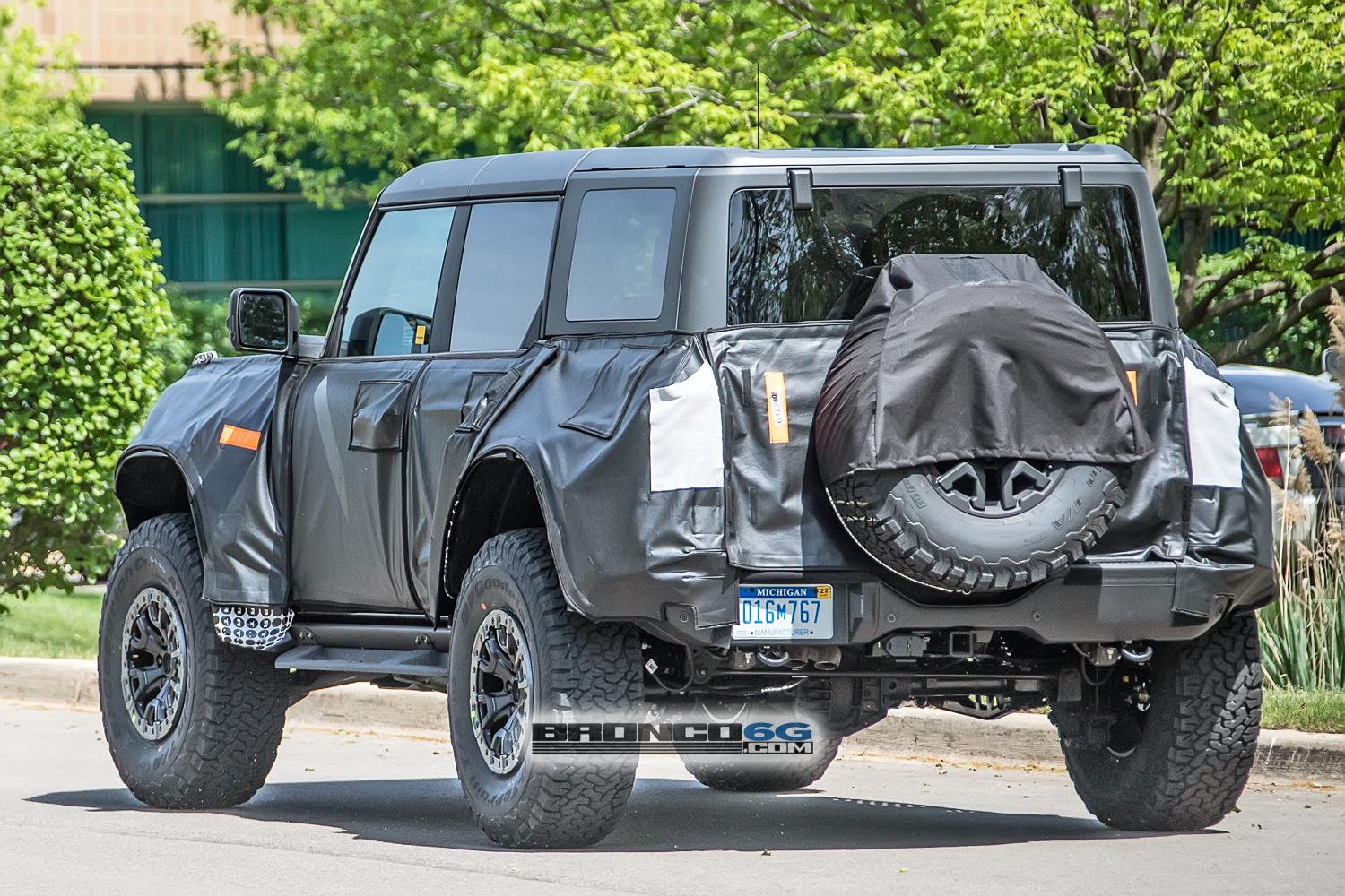 Ford Bronco Spied: Bronco Warthog Hints at FORD Grille and Other New Details warthog-bronco-ford-grille-marker-lights-running-boards-side-steps-bead-lock-37-inch-wheels-21