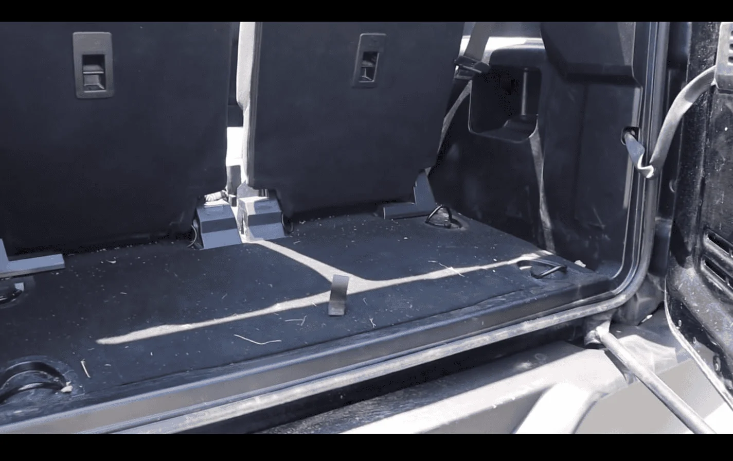 Ford Bronco Calling out Bronco Folding tail Gate mod! 1621603628978