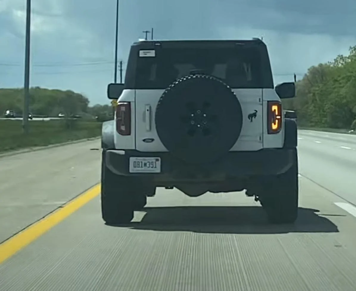 Ford Bronco Video: Bronco lights and black painted mod top at night (Sasquatch 2-Door) 1621612040810