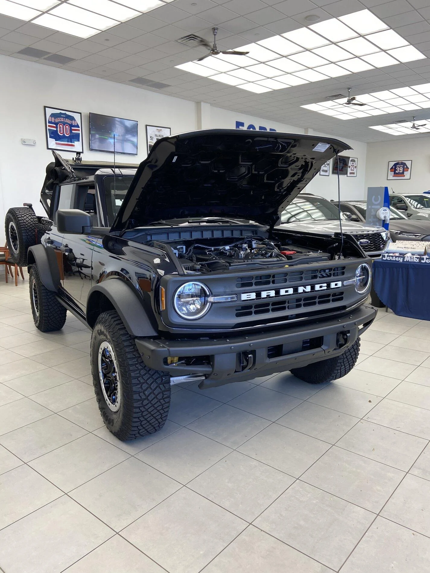 Ford Bronco Antimatter Blue or Carbonized grey ??? DC98CA39-A3CD-4272-9095-6F97597F0C54