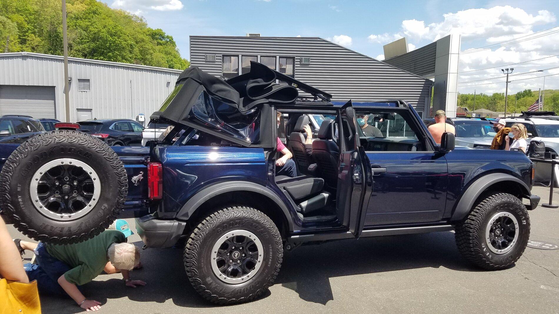 Ford Bronco Antimatter Blue or Carbonized grey ??? 9123EA74-E80E-4DD7-AC9A-C62AB80CC0FA