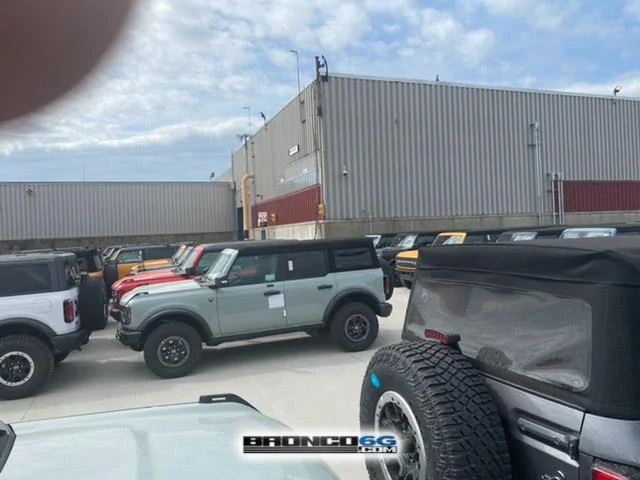Ford Bronco Pics of 2021 Broncos in MAP holding yard area. Any requests for pictures? 2021 Broncos holding area MAP plant factory 4