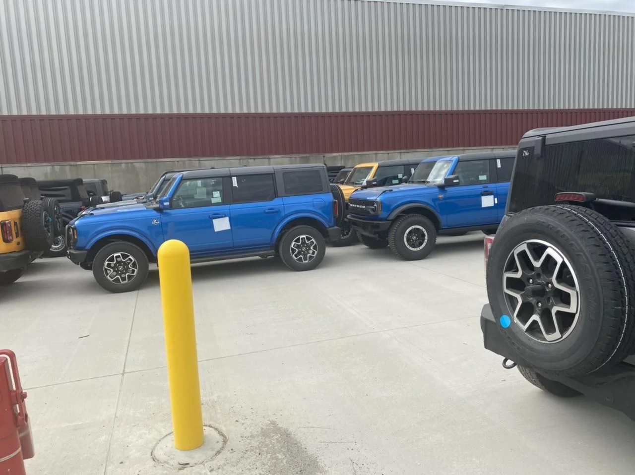 Ford Bronco Pics of 2021 Broncos in MAP holding yard area. Any requests for pictures? 9e51d249-49a7-4e78-b17c-e6e05425060a-jpeg