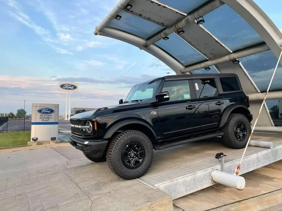 Ford Bronco 📸: MAP Display Showing Bronco 4-Door Shadow Black Wildtrak 22D2CDBF-85F4-4A62-9B2A-2952154F5900