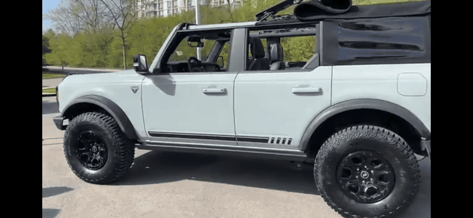 Ford Bronco Your Favorite Bronco Pic? 2EEF6448-2BBB-4606-B803-E12CD3EEBF83