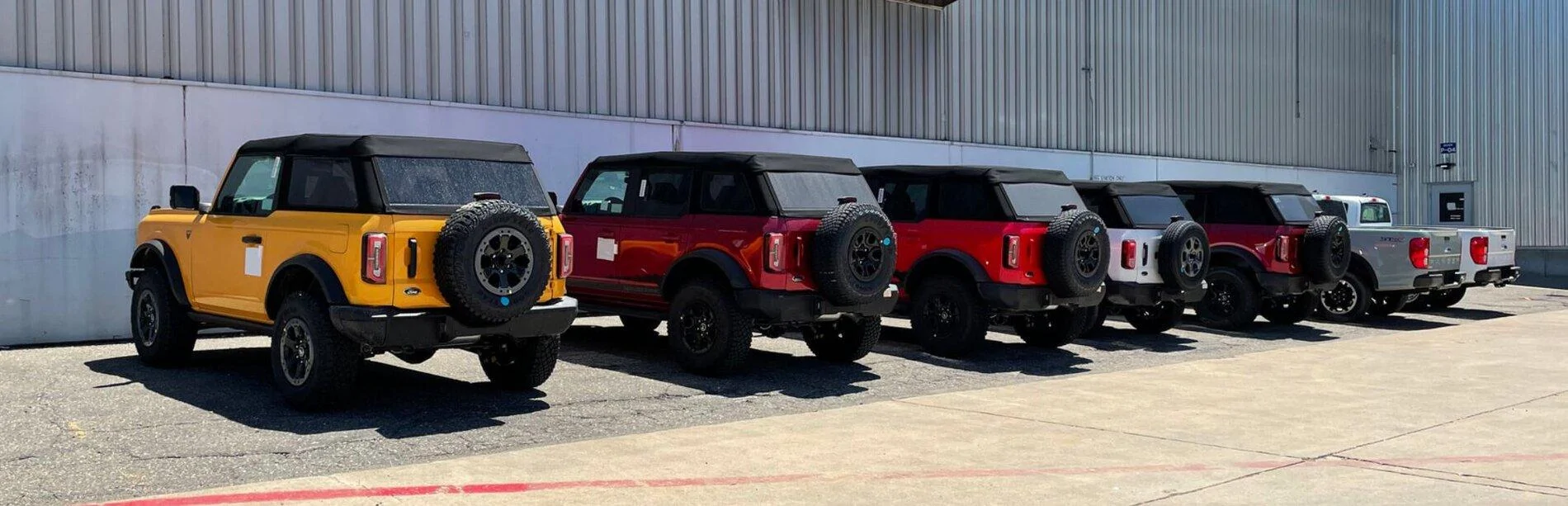 Ford Bronco SPOTTED: MAP Broncos & 4DR Wildtrak vs F150 Raptor Comparison aaw33