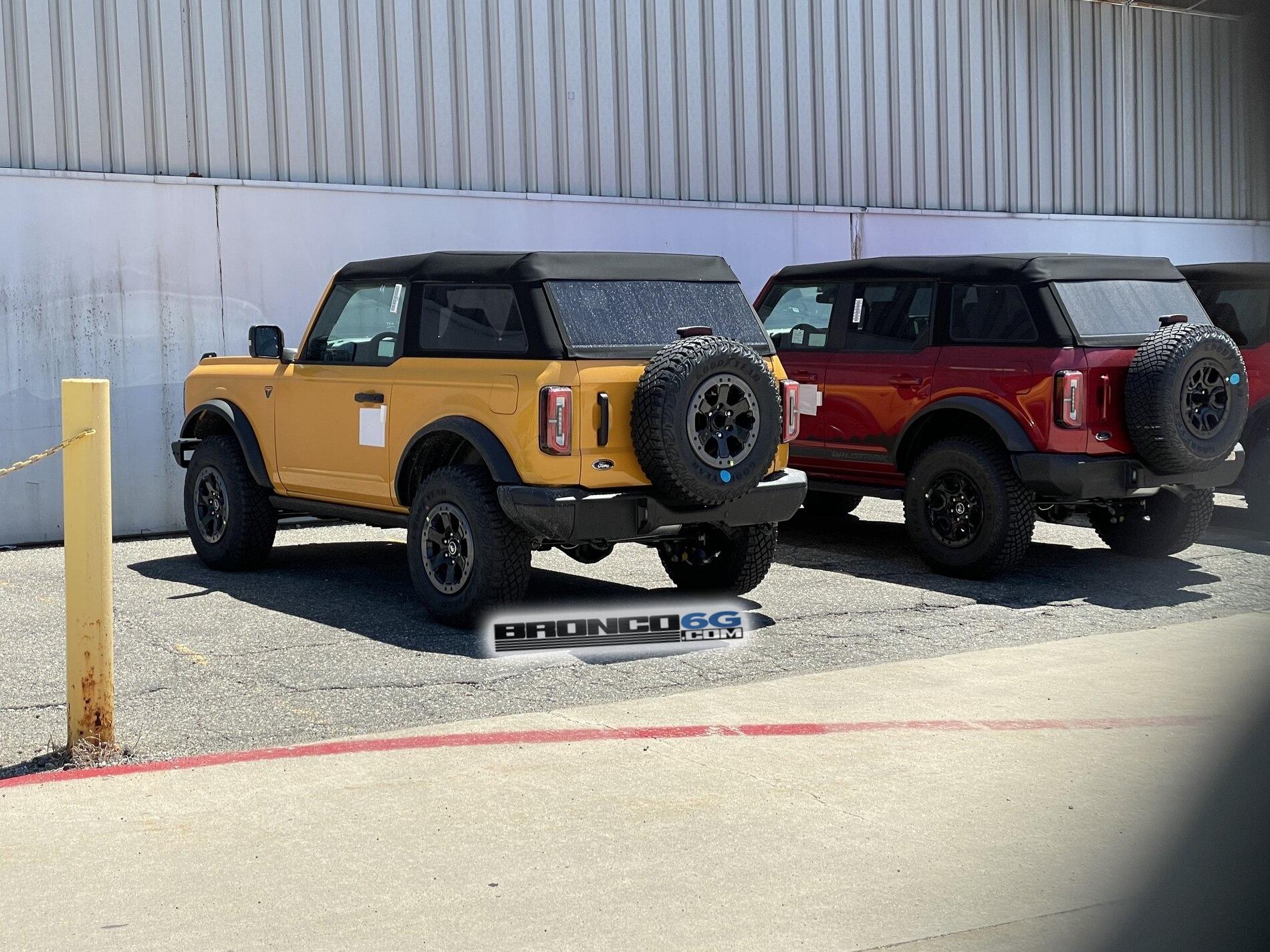 Ford Bronco SPOTTED: MAP Broncos & 4DR Wildtrak vs F150 Raptor Comparison F5BD3683-0DDF-4C87-BFA2-92B7D40C2ABC