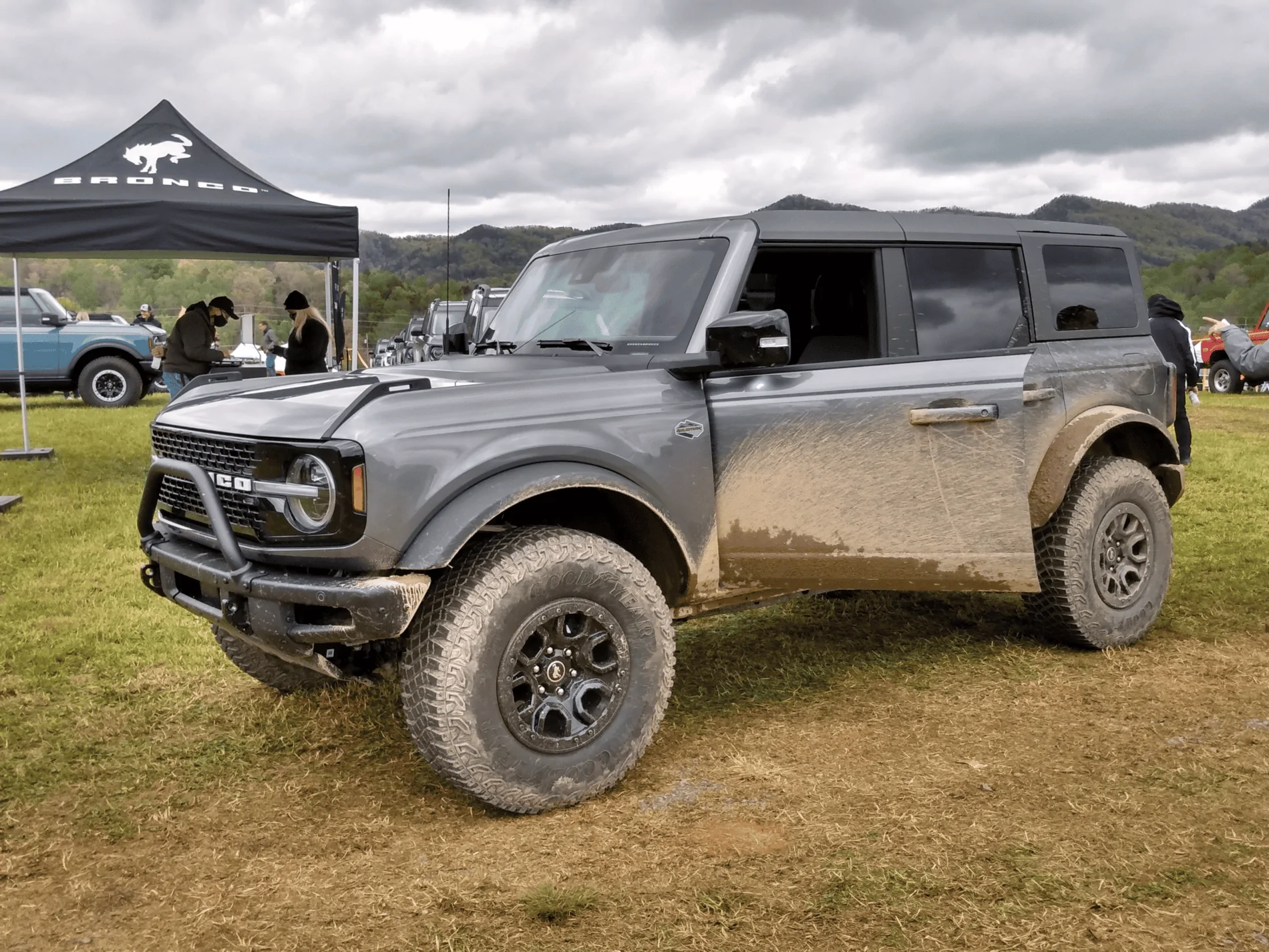 Ford Bronco Carbonized Gray Wildtrak 1622418087797