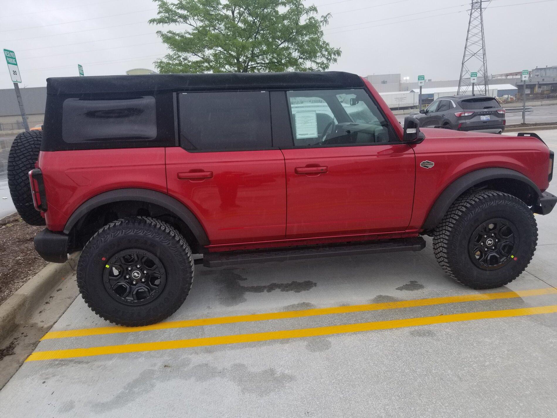 Ford Bronco 📸: MAP Bronco of the day - Race Red Badlands 2-Door + few others. 17AEE7A1-1933-4309-B065-5ACD346F9AA5