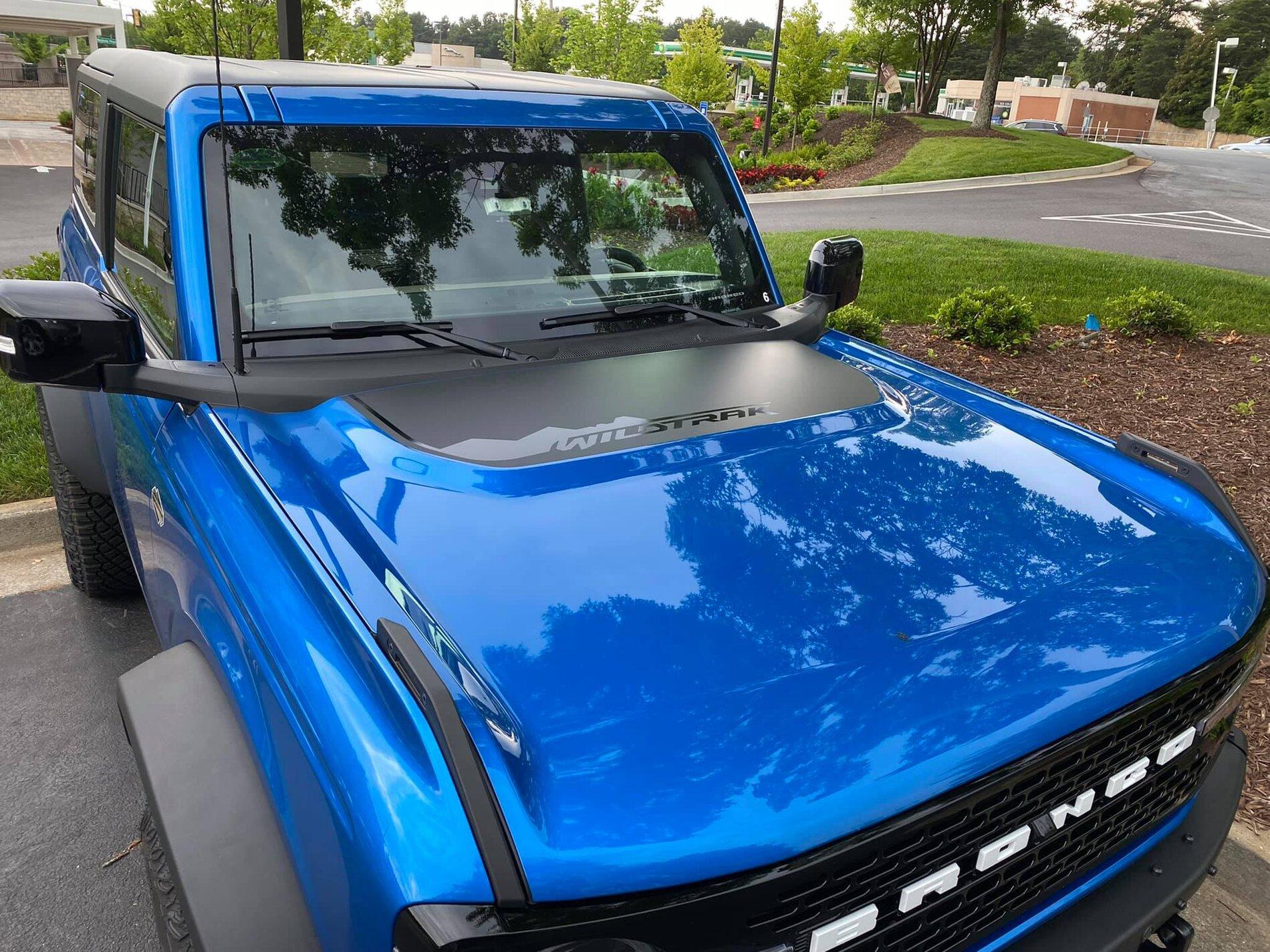 Ford Bronco Wildtrak Bronco 2-Door in Velocity Blue and Full Graphics Decals Velocity Blue 2-Door Bronco Wildtrak MIC Top 4