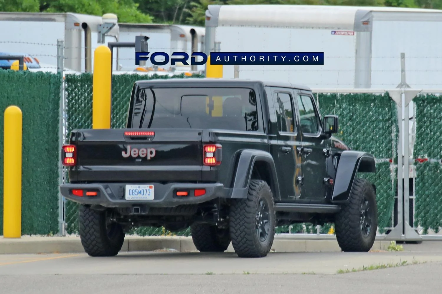 Ford Bronco Bronco Pickup Hinted by Sighting of Ford Testing a Jeep Gladiator? Jeep-Gladiator-Rubicon-Ford-Benchmarking-June-2021-001
