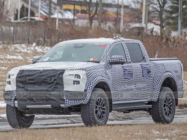 Ford Bronco Bronco Pickup Hinted by Sighting of Ford Testing a Jeep Gladiator? szmrg-x4-copy-1612203061.jpg?crop=0.889xw:1.00xh;0