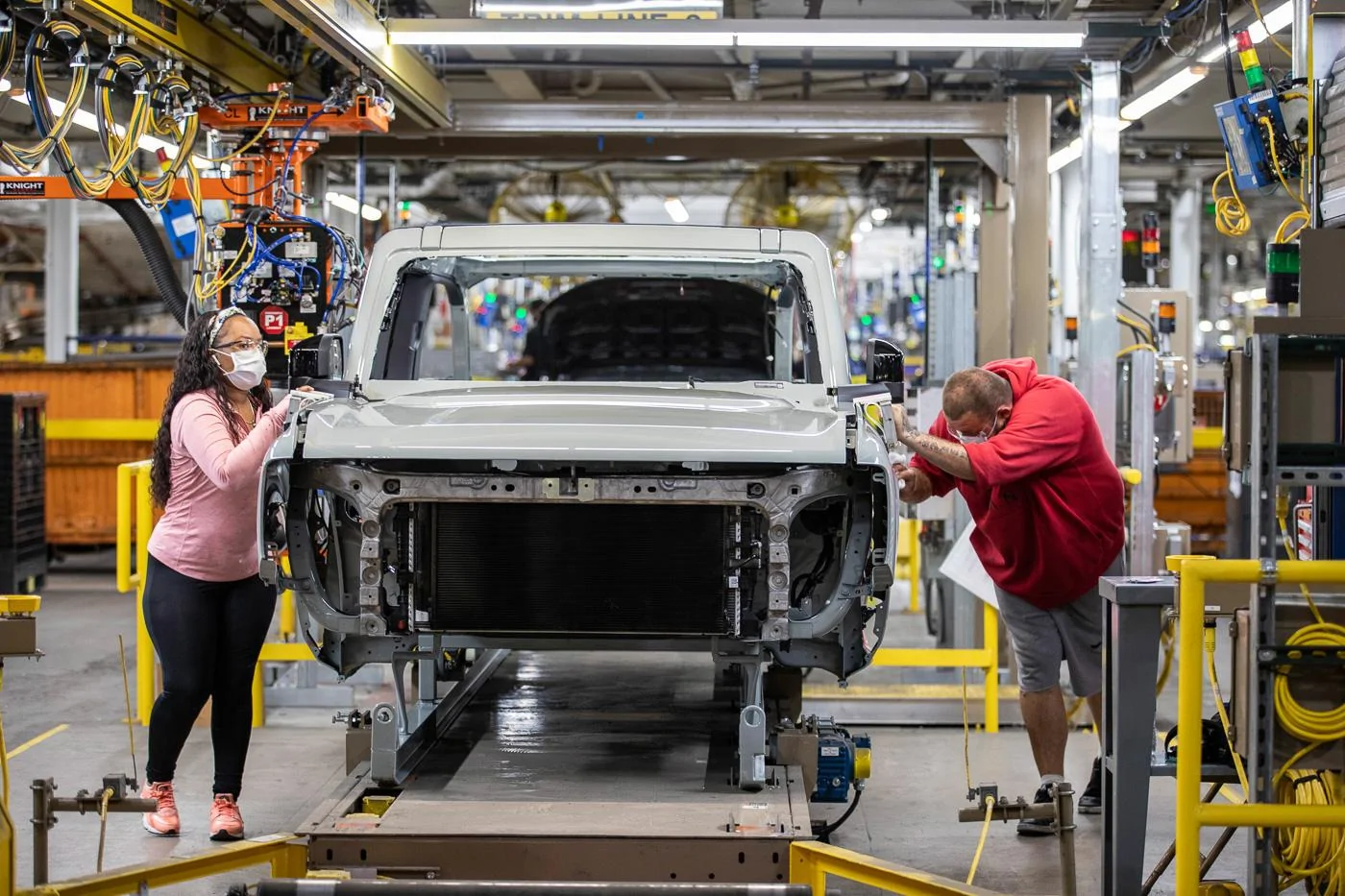 Ford Bronco 🙌 Bronco OKTB Issued and Shipments Begin as Ford Celebrates Bronco Production at MAP! 2021-bronco-production-michigan-assembly-plant-12