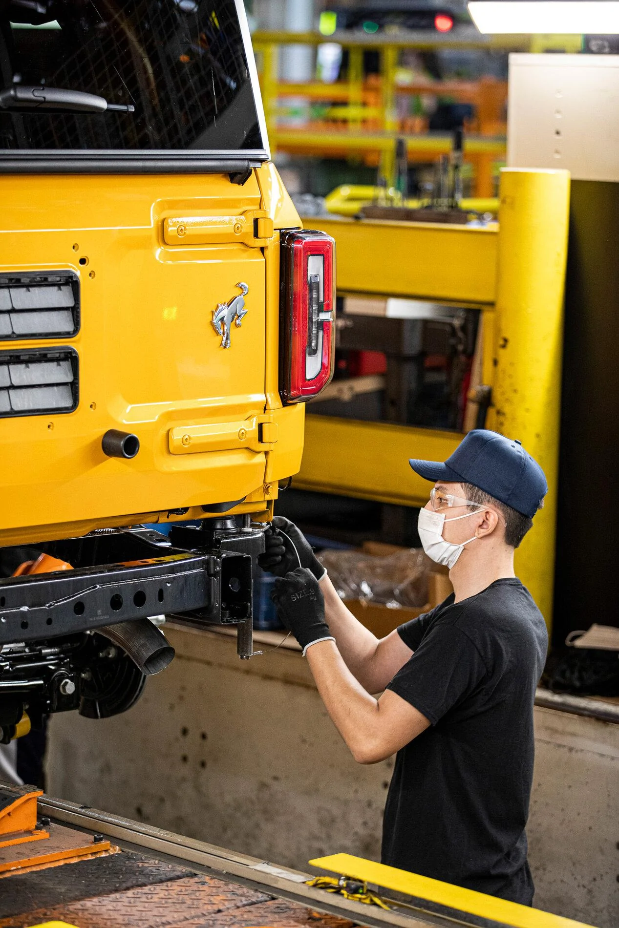 Ford Bronco 🙌 Bronco OKTB Issued and Shipments Begin as Ford Celebrates Bronco Production at MAP! 2021-bronco-production-michigan-assembly-plant-14