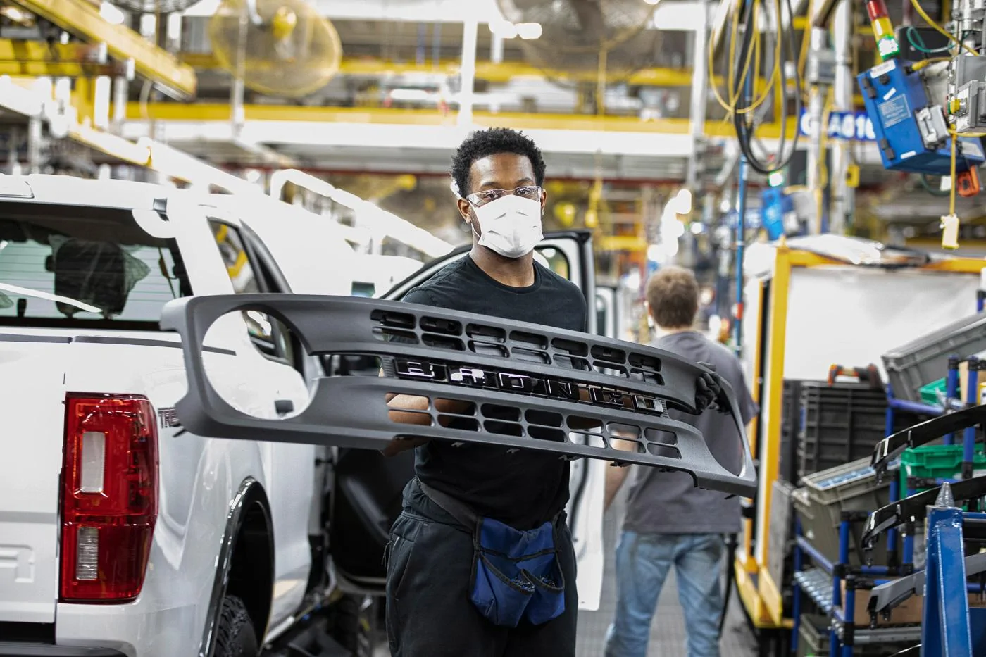 Ford Bronco 🙌 Bronco OKTB Issued and Shipments Begin as Ford Celebrates Bronco Production at MAP! 2021-bronco-production-michigan-assembly-plant-16
