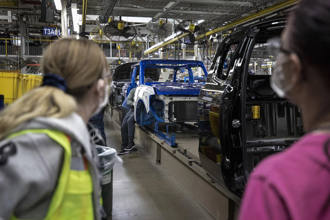 Ford Bronco 🙌 Bronco OKTB Issued and Shipments Begin as Ford Celebrates Bronco Production at MAP! 2021-bronco-production-michigan-assembly-plant-50