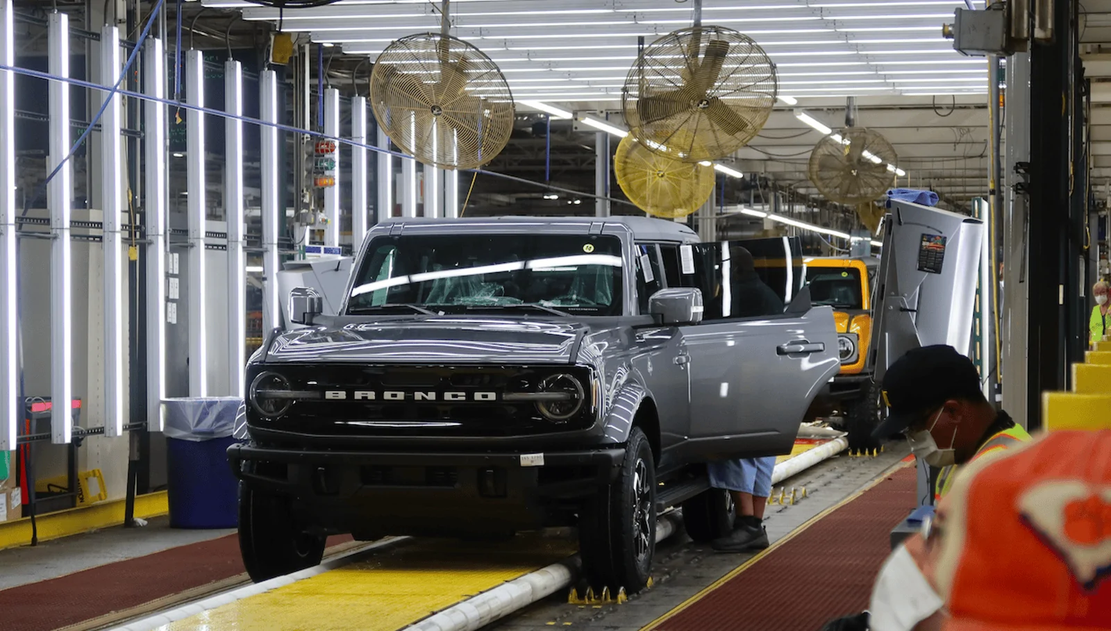 Ford Bronco Behind The Scenes Tour of Bronco Production at MAP Factory b0fe4e7826fda6e5849e3f2f26df8f89