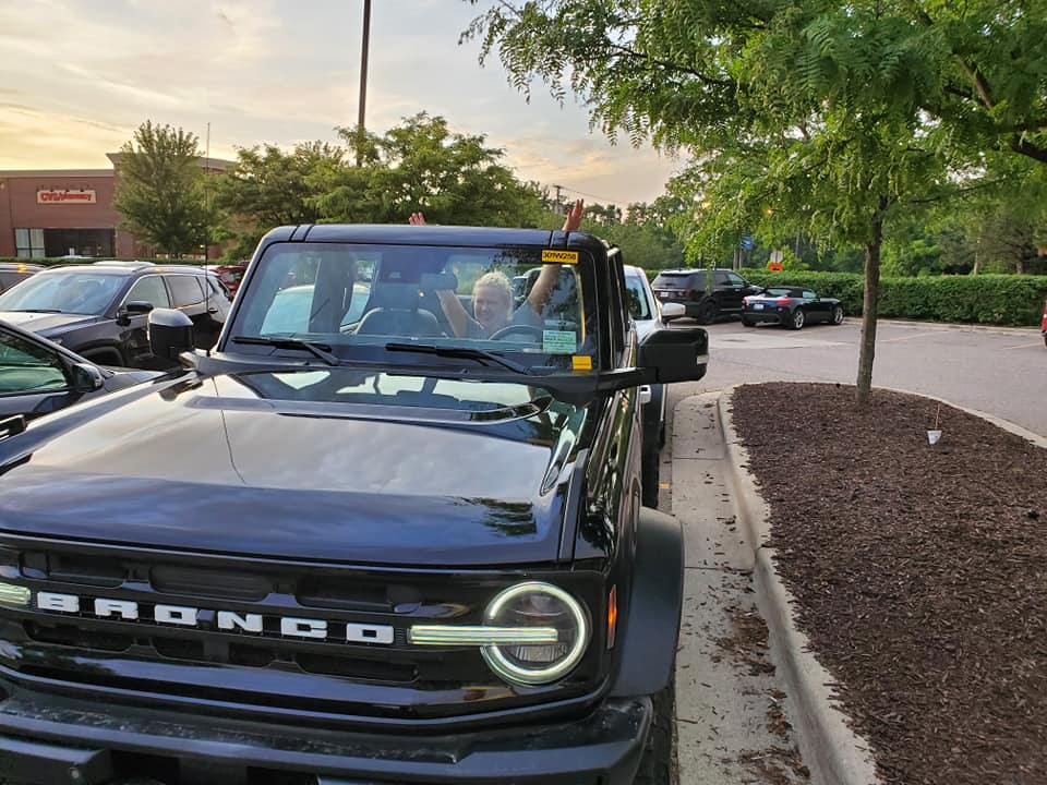 Ford Bronco Pics: Black Bronco Wildtrak (w/ Sasquatch Package) in Public Parking Lot Shadow Black 2021 Ford Bronco3