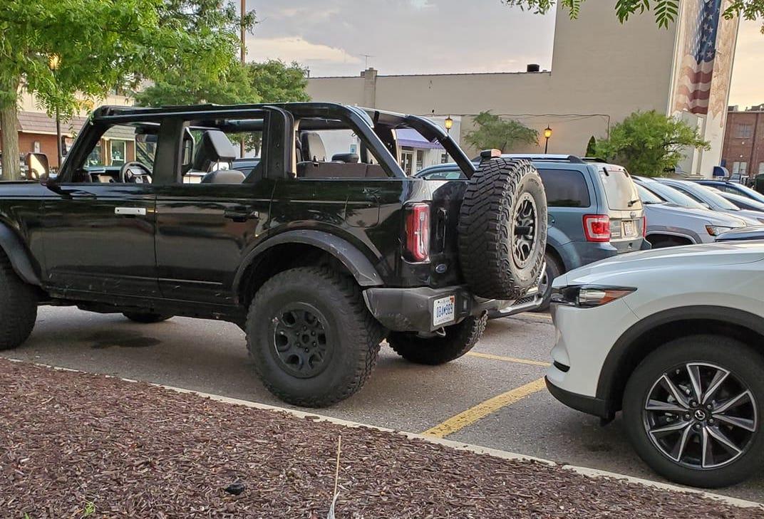 Ford Bronco Pics: Black Bronco Wildtrak (w/ Sasquatch Package) in Public Parking Lot shadow-black-2021-ford-bronco-33-