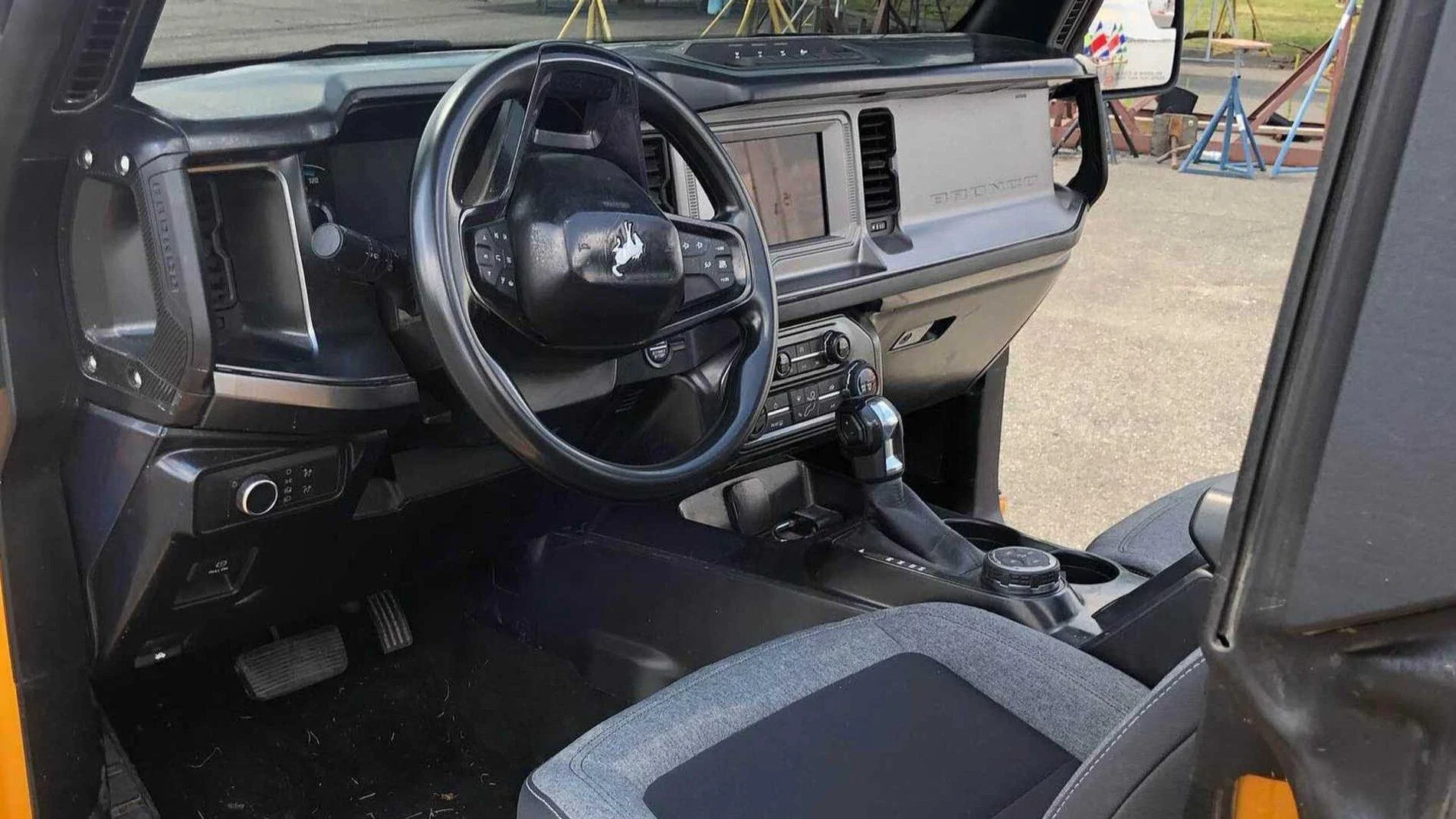 Ford Bronco Base Model Bronco Thread 1_2021-ford-bronco-2-door-base-with-the-sasquatch-package-and-cyber-orange-paint (1)