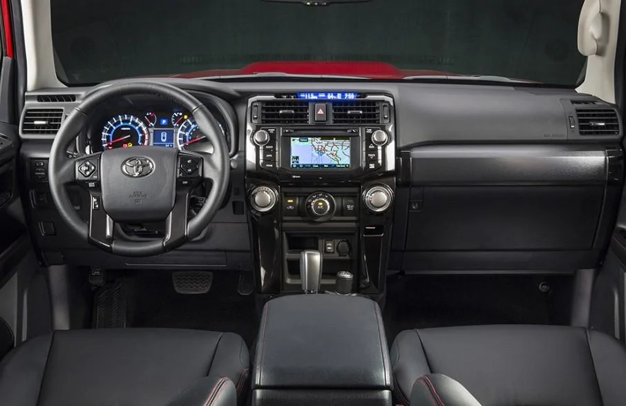 4Runner Dash.jpg