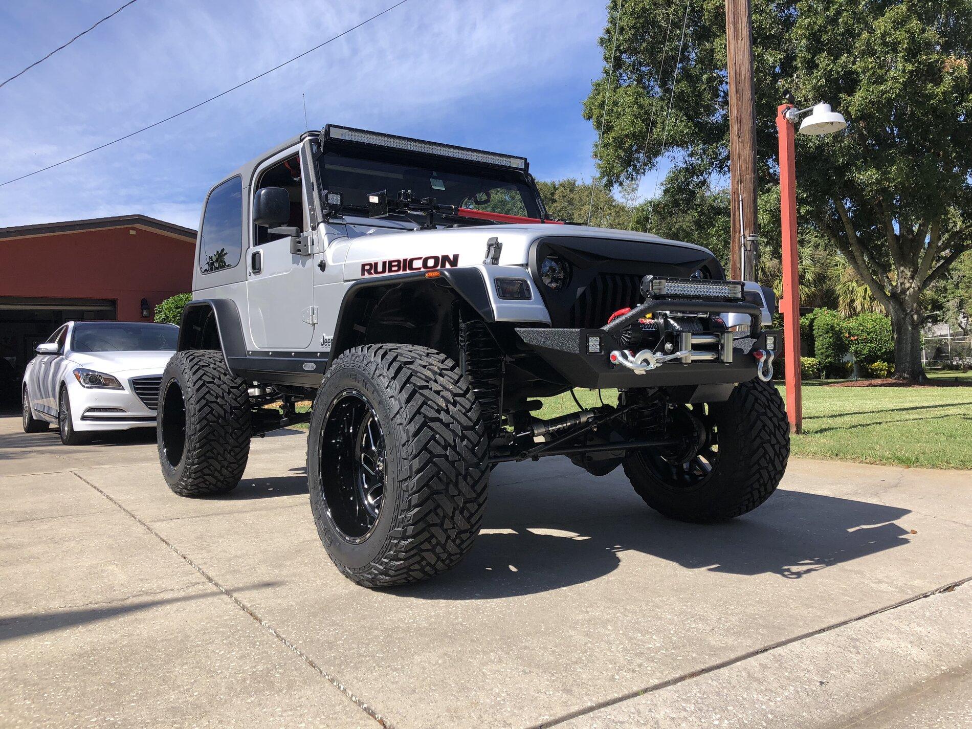 Ford Bronco Iconic Silver Paint Thread IMG_1977.JPG