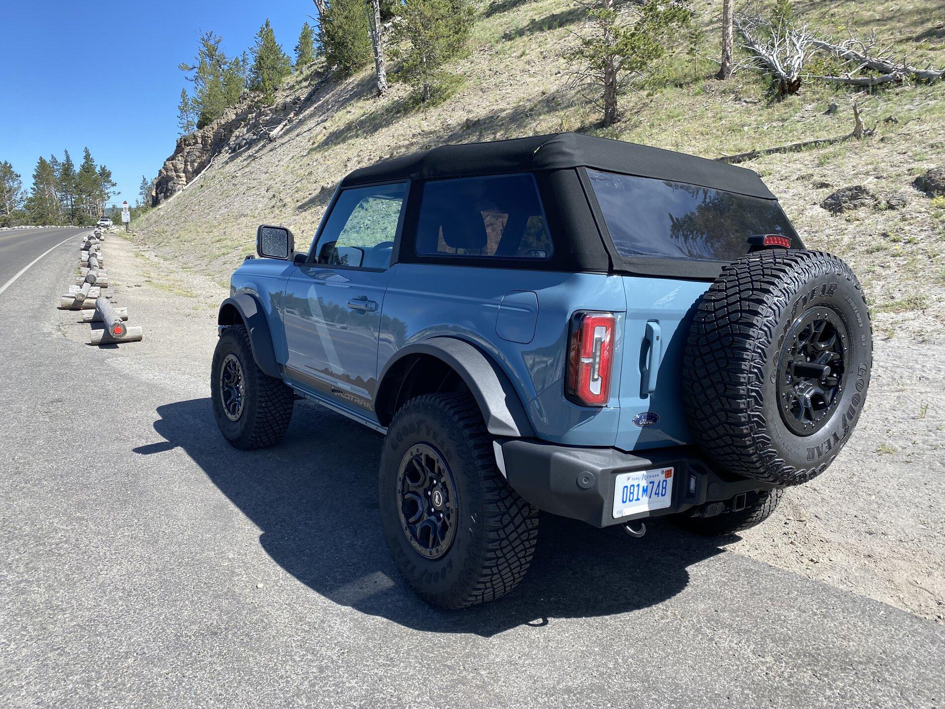 Ford Bronco Yellowstone Park Sighting - Wildtrak 2-Door in Area 51 w/ manufacturer plate 02B4B420-8EF3-4D5B-B992-9E950883F58A