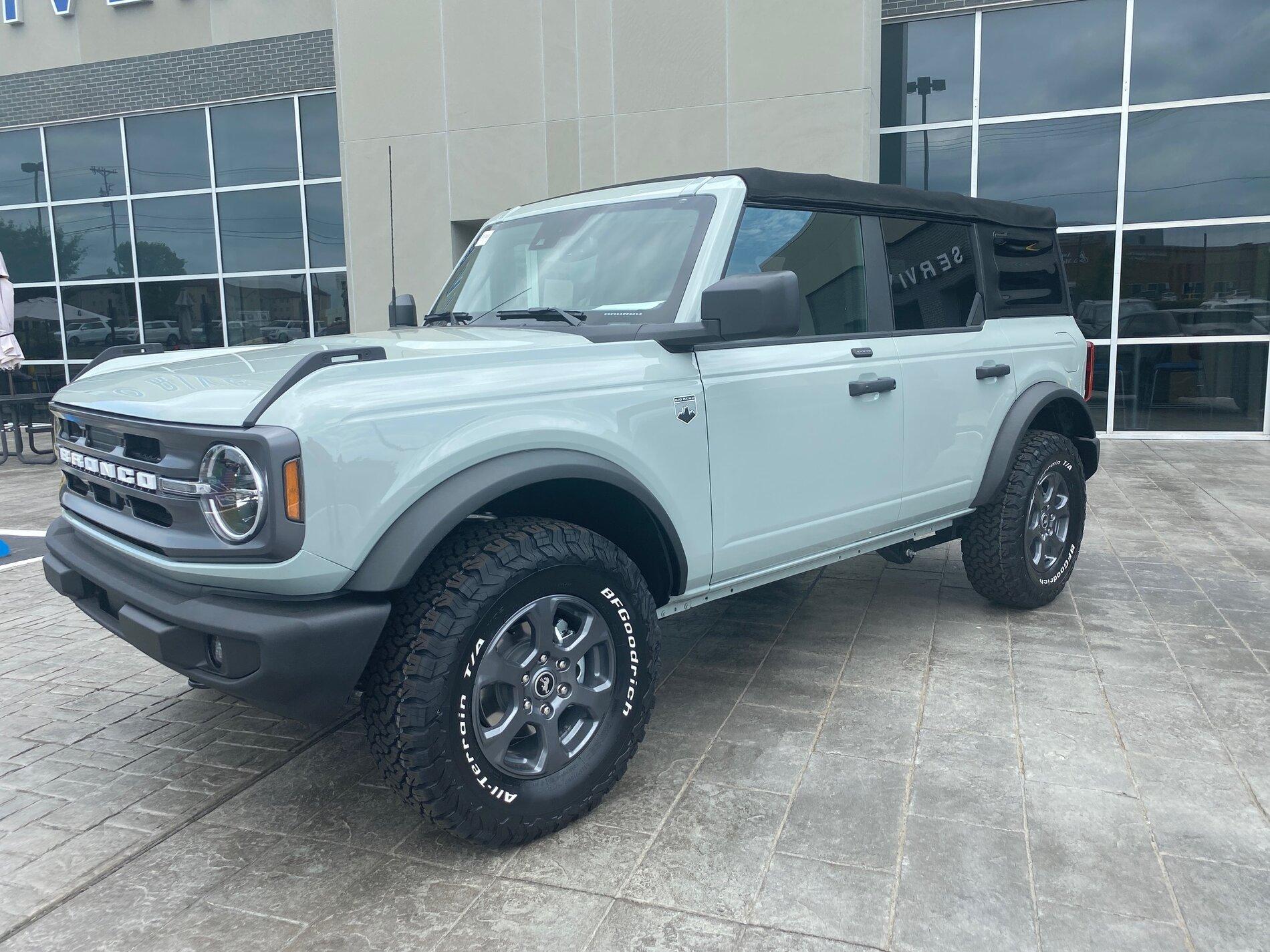 Ford Bronco CACTUS GRAY Bronco Club BFB23440-CBE8-4BB8-85F5-B70CA39550CF