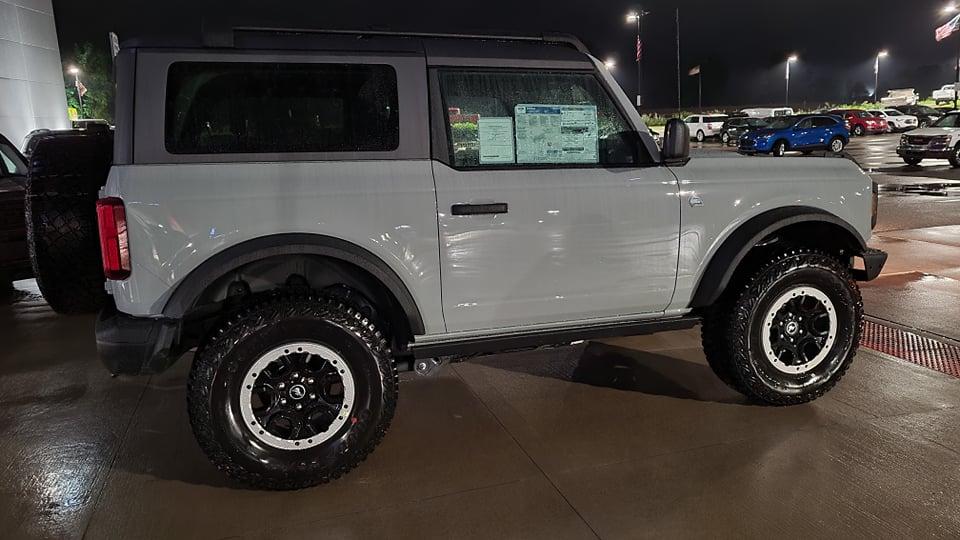 Ford Bronco CACTUS GRAY Bronco Club 198773527_843569649893682_4474237918439166471_n