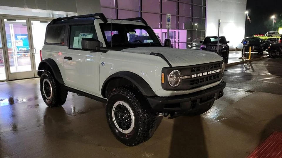 Ford Bronco CACTUS GRAY Bronco Club 200767693_224236806206982_8260281132296166410_n