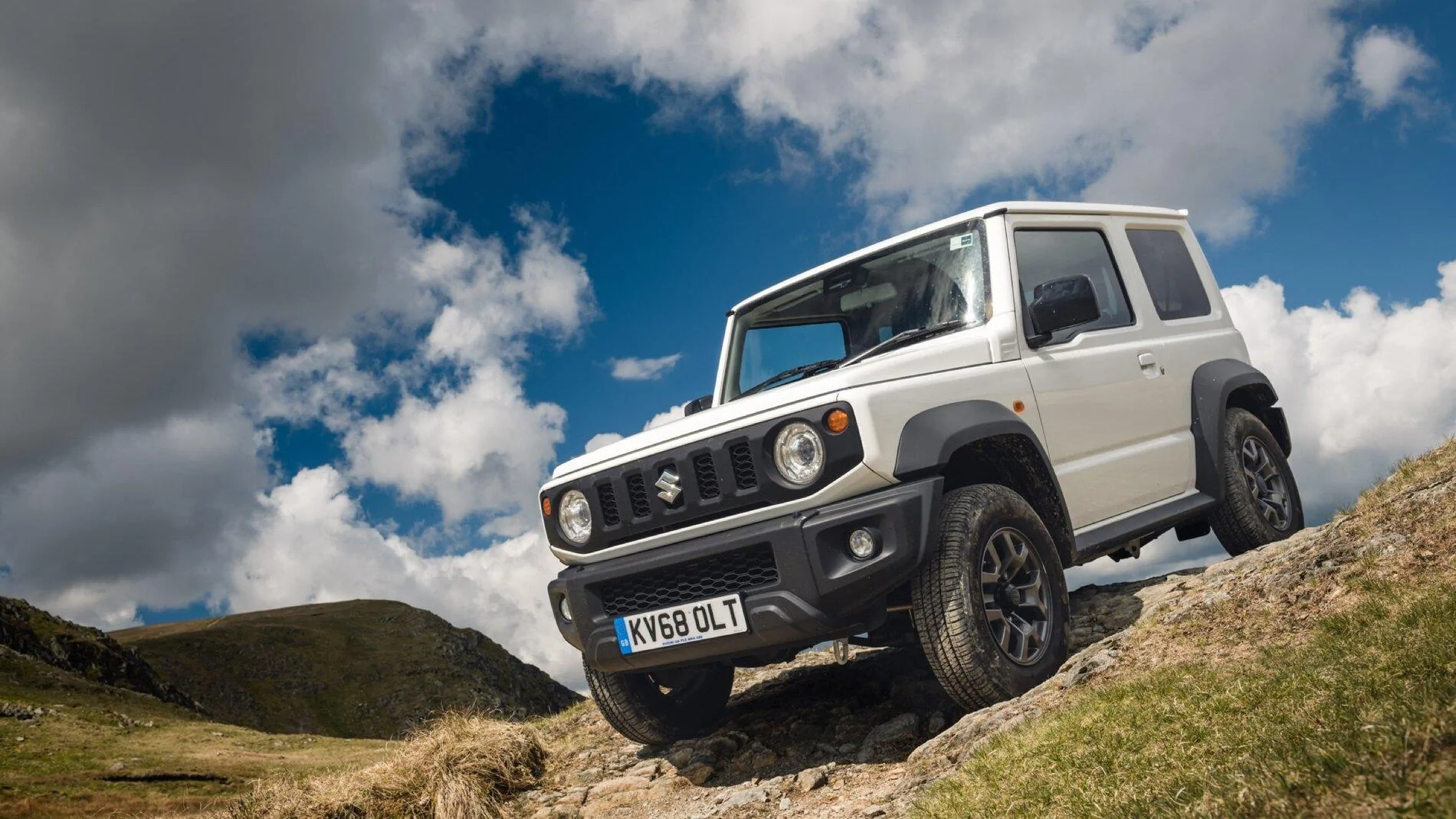 Ford Bronco Bronco Vs. anything else with a Manual 1624770620342
