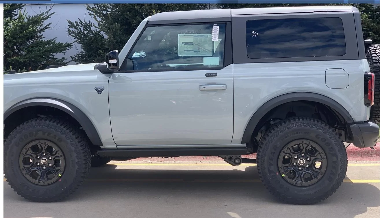 Ford Bronco Cactus gray with MIC top 4D49CDF9-6307-4EA8-80E8-79DAB1E212AA