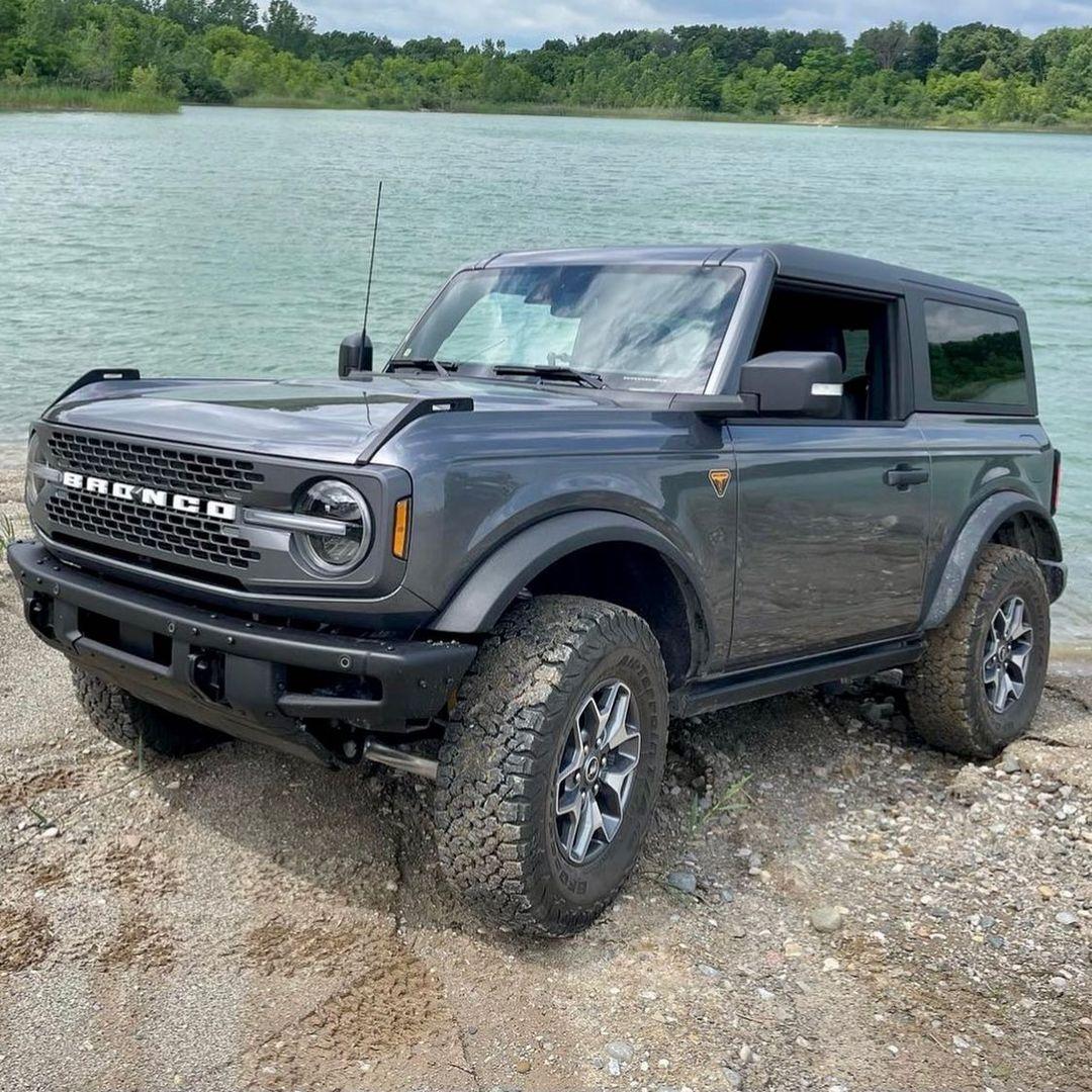 Ford Bronco CARBONIZED GRAY Bronco Club Carbonized Gray 2021 Bronco 2-Door Badlands 1