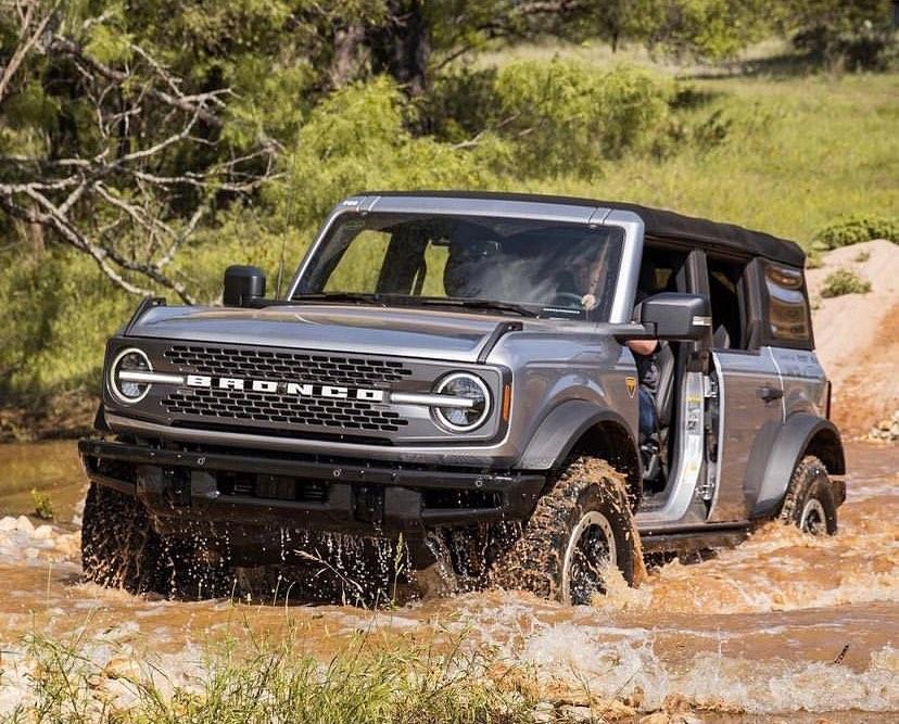 Ford Bronco CARBONIZED GRAY Bronco Club 208782862_922432498301814_2318084878019357021_n