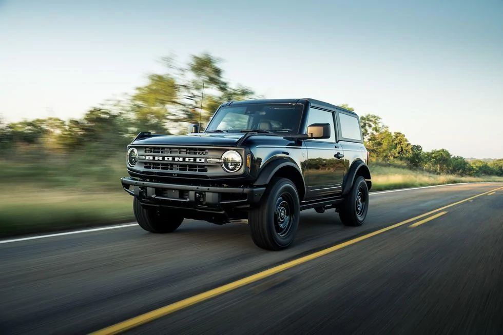 Ford Bronco ANTIMATTER BLUE Bronco Club amb 1