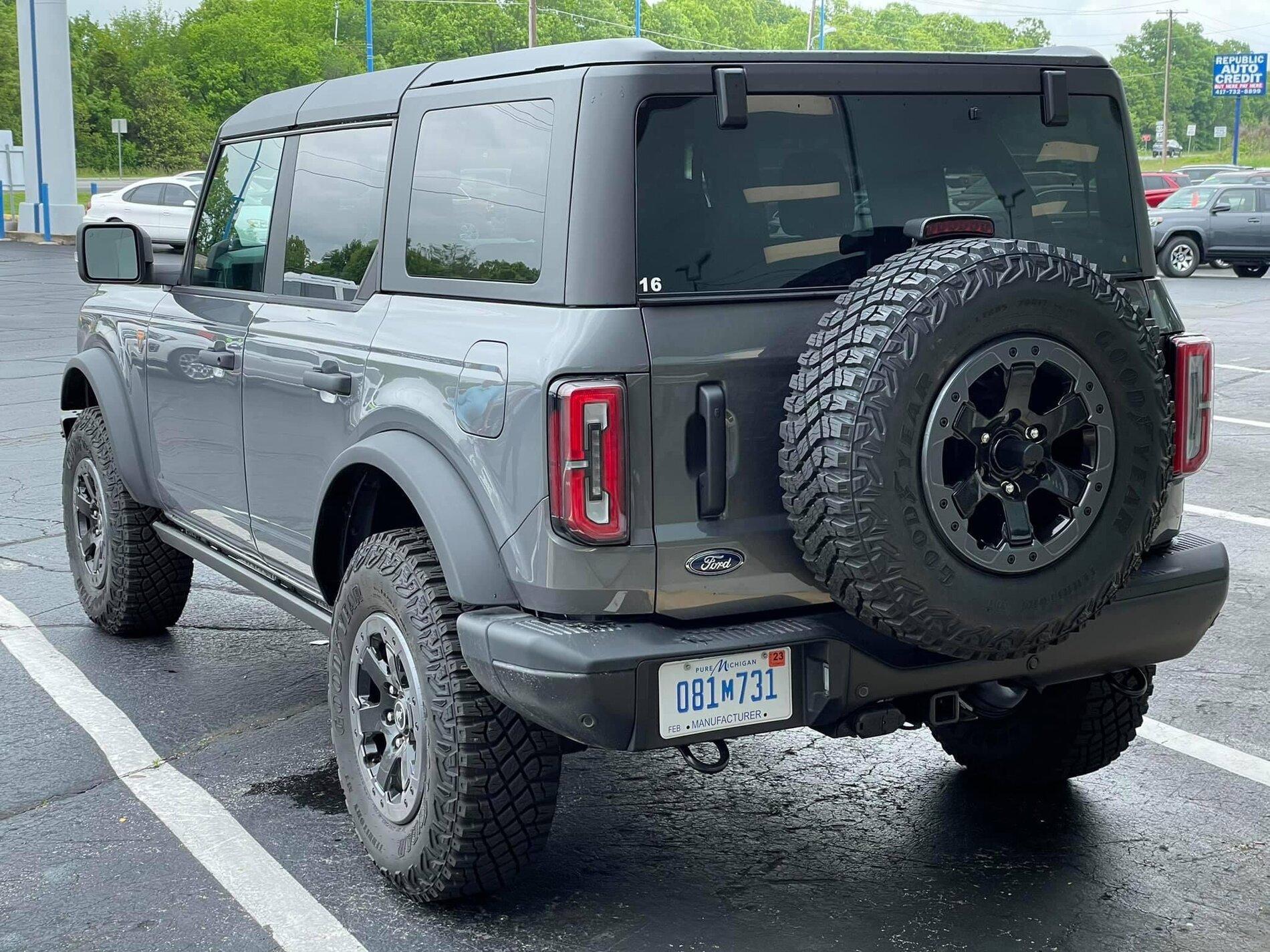 Ford Bronco CARBONIZED GRAY Bronco Club BadlandsCarbGrey2