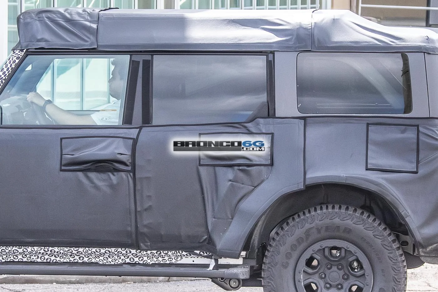 Ford Bronco Spied: Bronco Overland Sasquatch Prototype Caught Testing Winch, Snorkel and Roof Accessories bronco-overland-sasquatch-prototype-testing-winch-snorkel-cargo-tent-10