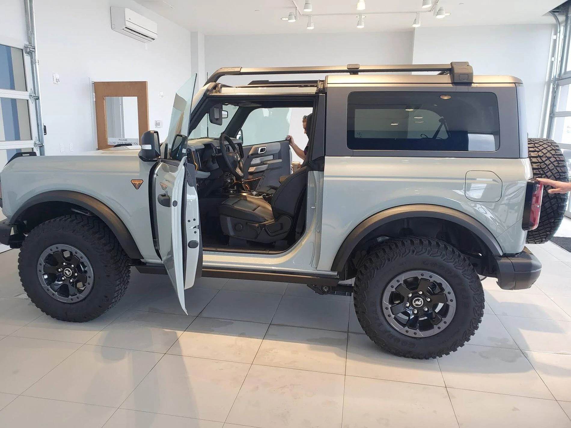 Ford Bronco Cactus gray with MIC top 183041526_10219660909618461_245529356900853991_n