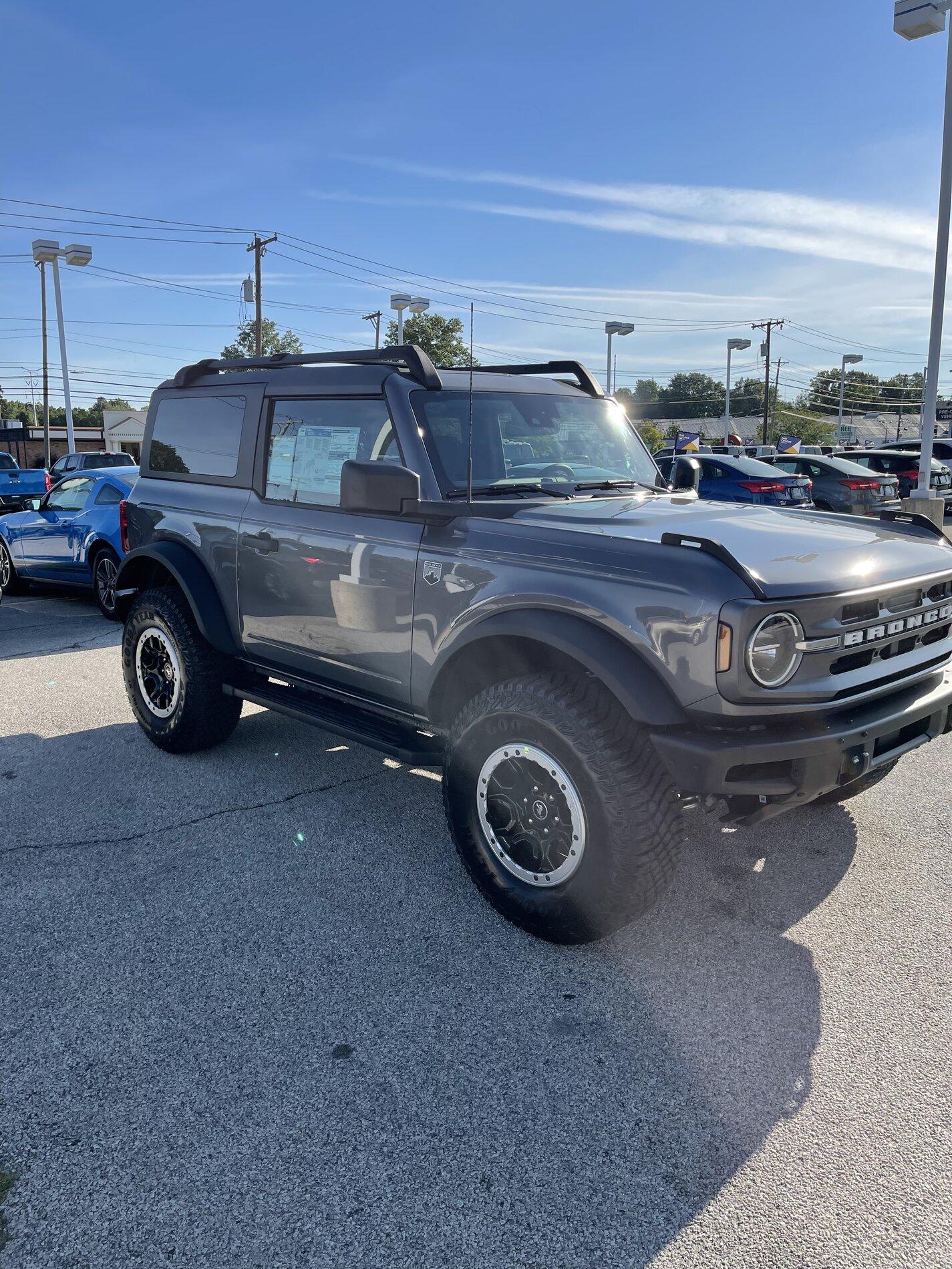 Ford Bronco CARBONIZED GRAY Bronco Club Carbonized Bronco Big Bend 2-door MIC Top 4