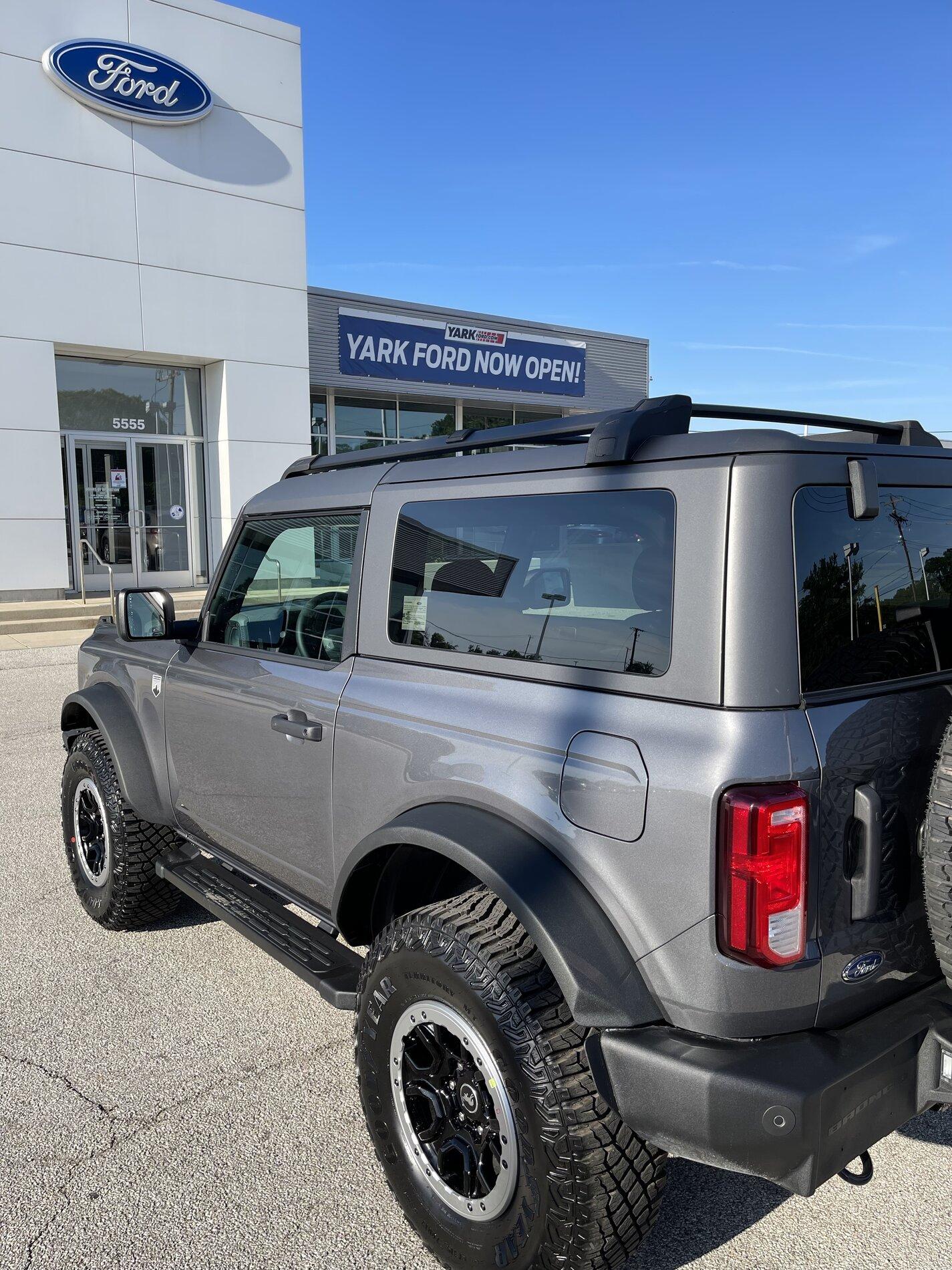 Ford Bronco CARBONIZED GRAY Bronco Club Carbonized Bronco Big Bend 2-door MIC Top 5