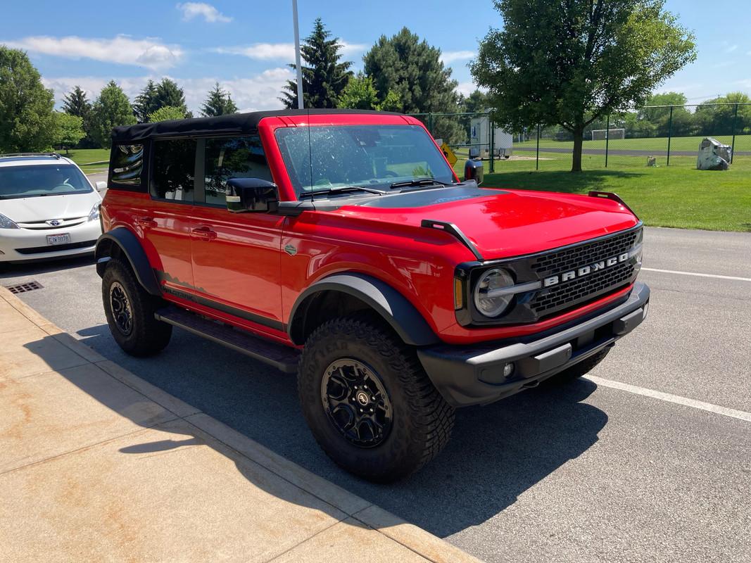 Ford Bronco RACE RED Bronco Club Race Red Bronco Wildtrak 4-Door Soft To