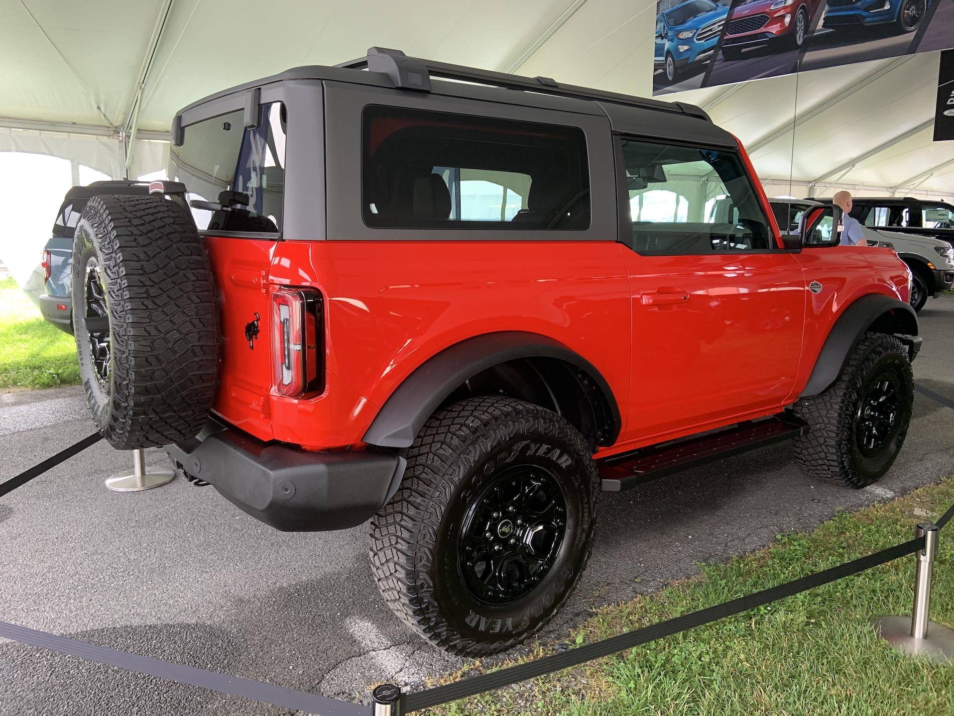 Ford Bronco RACE RED Bronco Club Wildtrak Race Red Bronco 2-Door MIC Hard TOp 1